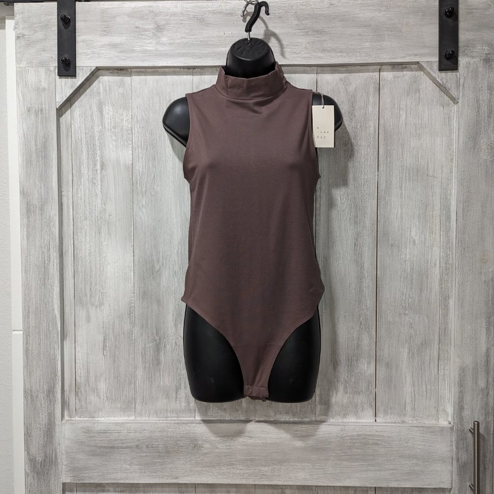 NWT A NEW DAY  Taupe Mock Neck Bodysuit Size M